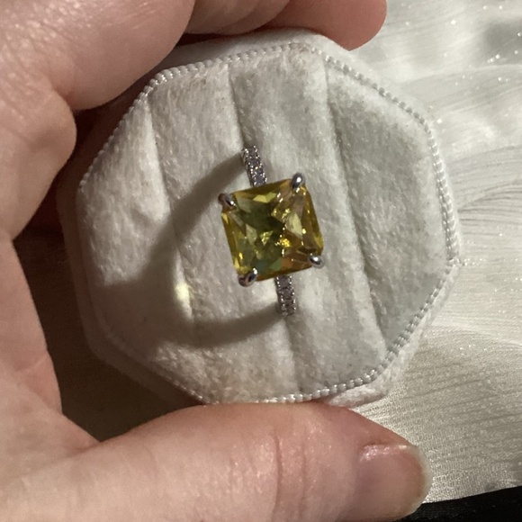 Gorgeous Canary yellow  CZ Diamond Solitaire diamond  ring - Picture 6 of 17